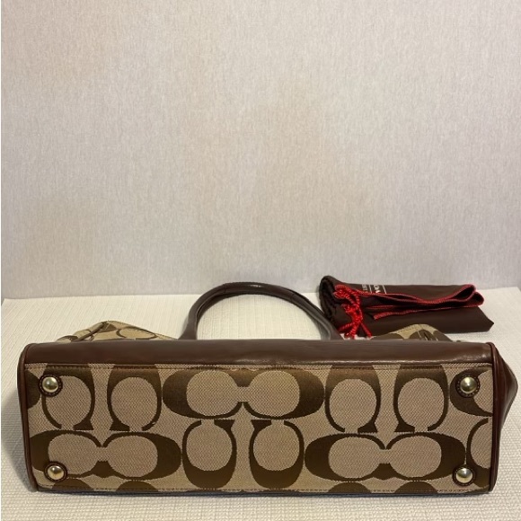 Coach authentic Madeline large tote bag. - Picture 7 of 14